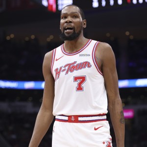 开云官网-KD：我打球时不会去留意狄龙 他搞垃圾话是感觉自己无法融入比赛